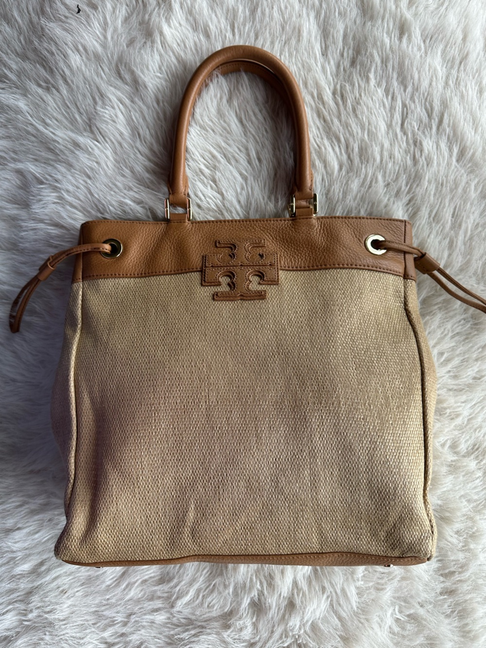 Tory Burch Light neutral and tan double T Logo straw Tote with leather - Picture 14 of 15